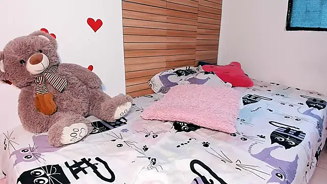 Loly petite online show from 07/05/26, 05:20