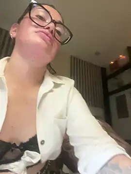 CelesMailen online show from 06/07/26, 11:52