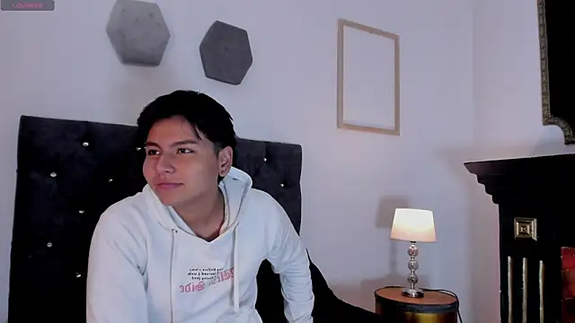  maximo 1 online show from 06/10/26, 01:21
