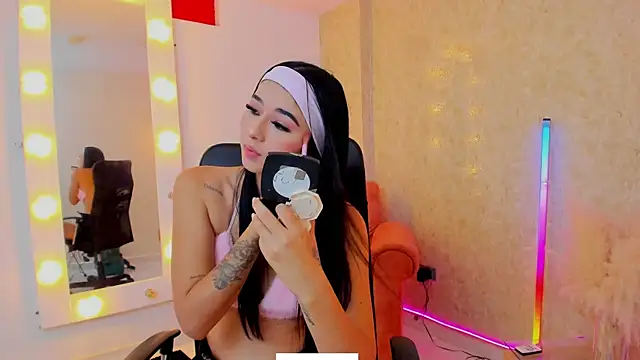 Snapshot of Littlee_Mia chatting on 05/14/26, 11:39 Littlee Mia online show from 05/14/26, 11:39