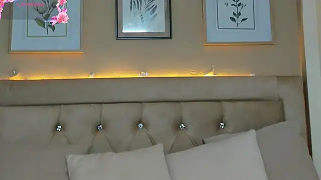 Snapshot of EmilyWinter_ chatting on 06/10/26, 11:53 EmilyWinter online show from 06/10/26, 11:53