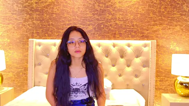 Snapshot of Kiara_layla chatting on 06/13/26, 10:13 Kiara layla online show from 06/13/26, 10:13