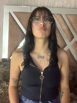 Snapshot of Gaby_Pinkk chatting on 05/20/26, 04:24 Gaby Pinkk online show from 05/20/26, 04:24