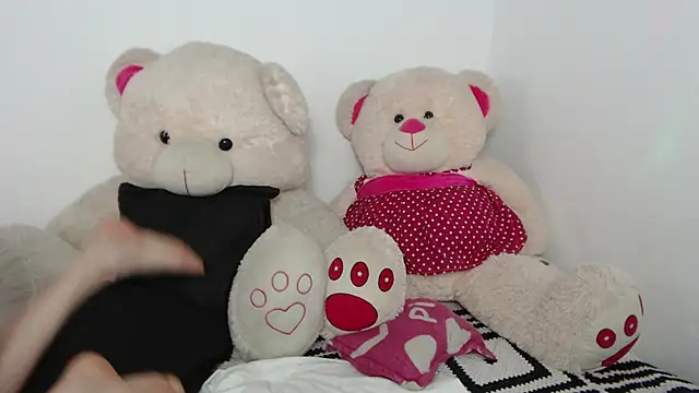 Natalia Dahlia online show from 05/17/26, 07:32