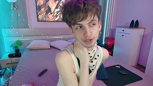 Snapshot of Bimbo_boy_ chatting on 05/20/26, 02:12 Bimbo boy online show from 05/20/26, 02:12