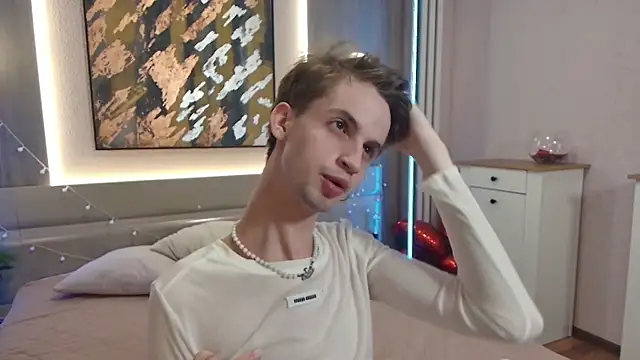 Bimbo boy  online show from 06/21/26, 03:58