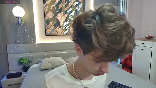 Bimbo boy  online show from 07/21/26, 03:58