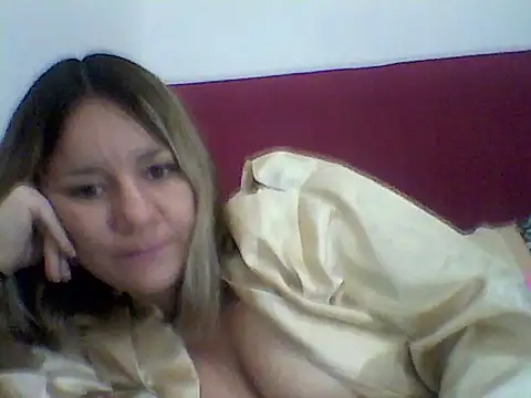 Snapshot of AllisonLove2 chatting on 06/09/26, 02:23 AllisonLove2 online show from 06/09/26, 02:23