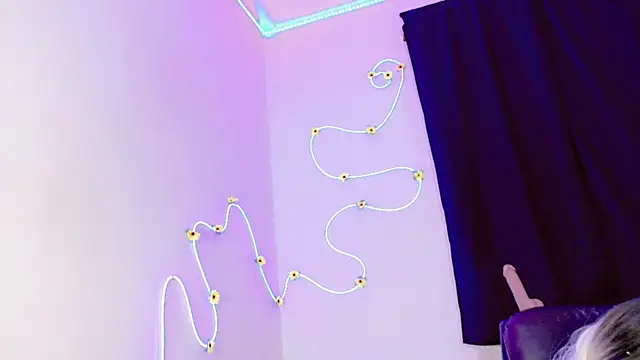 everlin 01 online show from 06/11/26, 02:53