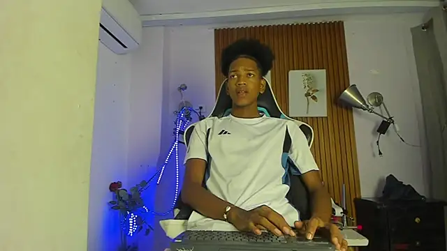 Snapshot of Afrowayuu chatting on 06/05/26, 05:40 Afrowayuu online show from 06/05/26, 05:40