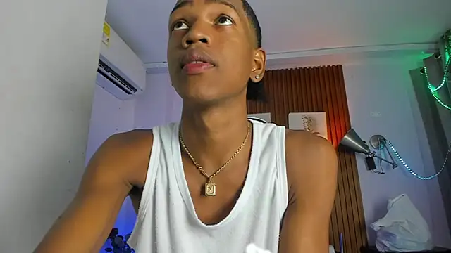 Snapshot of Afrowayuu chatting on 06/09/26, 05:24 Afrowayuu online show from 06/09/26, 05:24
