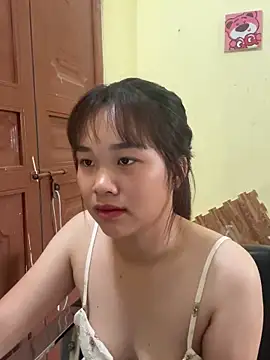 Lili 019 online show from 05/18/26, 07:03