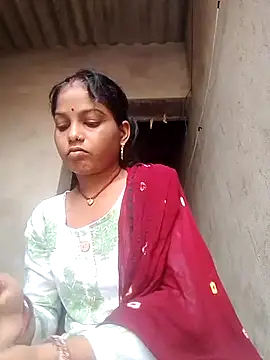 Snapshot of CHANDNi_700 chatting on 06/14/26, 01:47 CHANDNi 700 online show from 06/14/26, 01:47