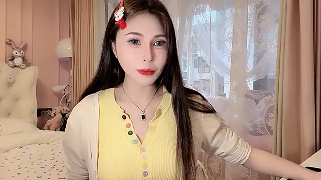 Snapshot of Aisssss- chatting on 06/08/26, 10:37 Aisssss- online show from 06/08/26, 10:37