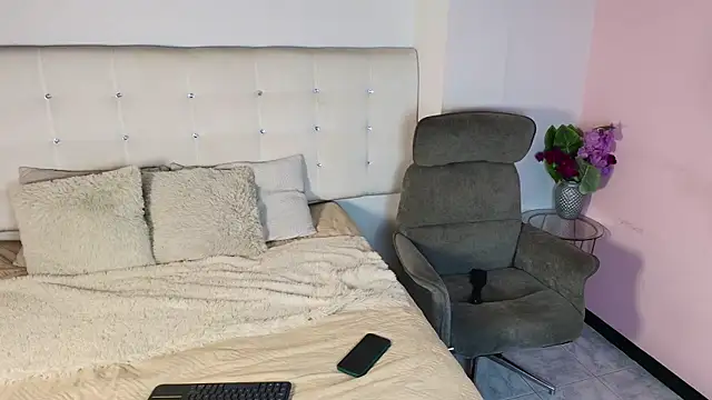 emilly duque online show from 06/27/26, 03:11