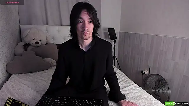 CalvinChapman online show from 07/07/26, 03:42