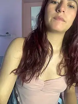 Snapshot of EveRave_Pink chatting on 05/24/26, 01:27 EveRave Pink online show from 05/24/26, 01:27
