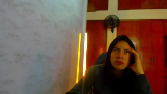 Snapshot of Soffy_and_Emily chatting on 06/10/26, 12:37 Soffy and Emily online show from 06/10/26, 12:37
