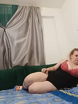 Snapshot of JuliaBestX chatting on 06/06/26, 10:47 JuliaBestX online show from 06/06/26, 10:47