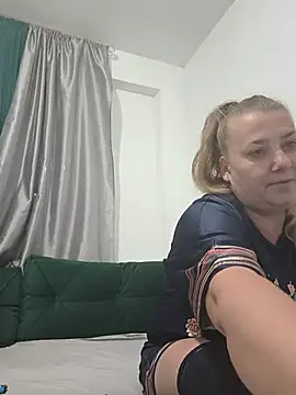 JuliaBestX online show from 07/23/26, 10:40