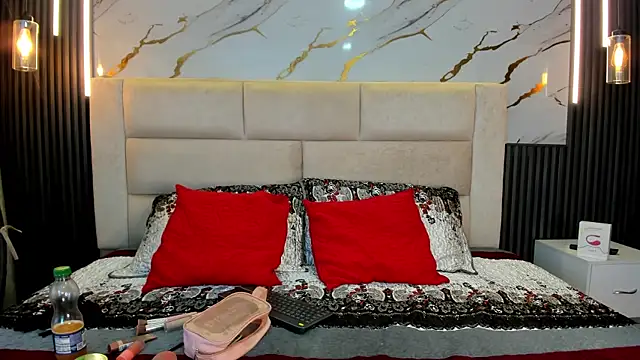 Snapshot of ViolettGracee chatting on 07/28/26, 10:53 ViolettGracee online show from 07/28/26, 10:53