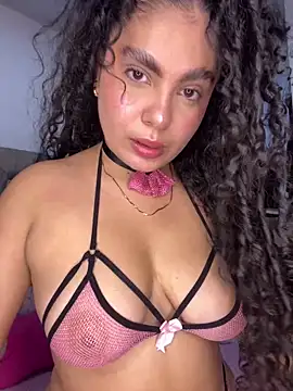Snapshot of Yassy_11 chatting on 06/19/26, 07:17 Yassy 11 online show from 06/19/26, 07:17