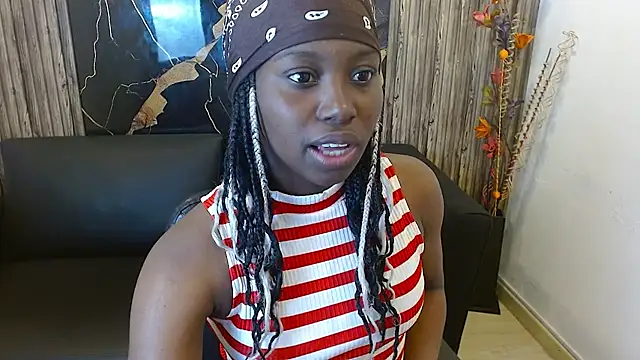 Snapshot of luna_bella160920 chatting on 06/12/26, 01:21 luna bella160920 online show from 06/12/26, 01:21