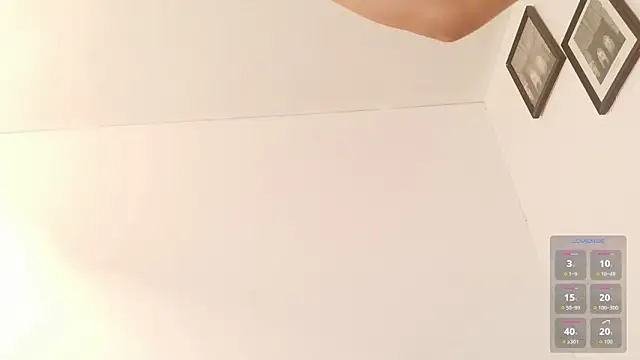 klariiz09 online show from 05/25/26, 12:55