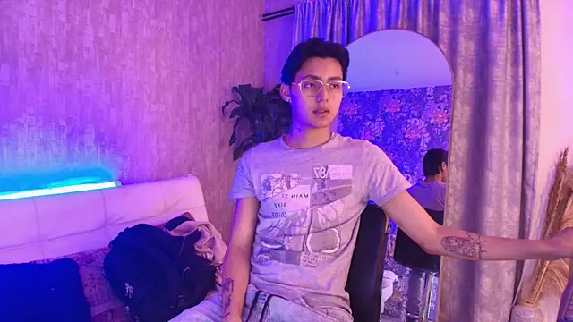 Snapshot of tian_sex chatting on 06/10/26, 03:39 tian sex online show from 06/10/26, 03:39