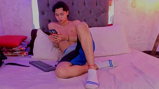 Snapshot of tian_sex chatting on 07/22/26, 08:00 tian sex online show from 07/22/26, 08:00