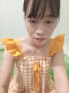Snapshot of Logii_x chatting on 06/10/26, 02:12 Logii x online show from 06/10/26, 02:12