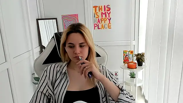 Snapshot of Emma_starrs_ chatting on 06/10/26, 06:45 Emma starrs online show from 06/10/26, 06:45