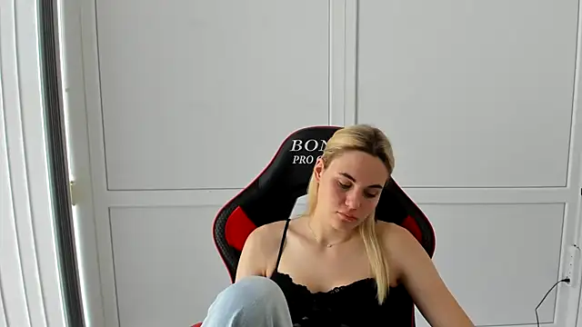 Emma starrs  online show from 07/10/26, 07:01