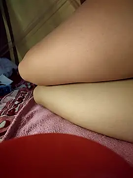 Snapshot of -Tara-a chatting on 05/15/26, 12:34 -Tara-a online show from 05/15/26, 12:34