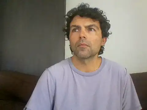 Snapshot of perrolobo78 chatting on 05/26/26, 01:51 perrolobo78 online show from 05/26/26, 01:51