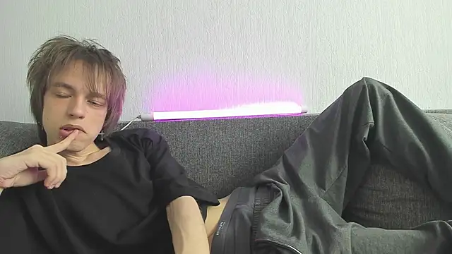 Nolan Sagee online show from 05/20/26, 07:58