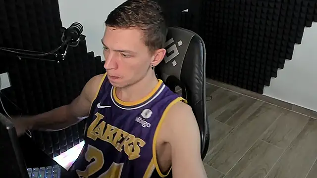 More than friend online show from 07/10/26, 02:08