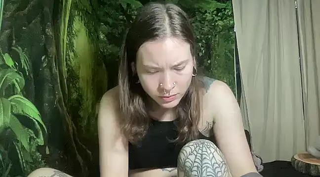 Snapshot of mo0ngoddess chatting on 01/02/25, 01:17 mo0ngoddess online show from 01/02/25, 01:17