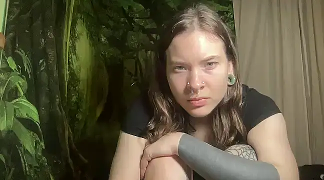 Snapshot of mo0ngoddess chatting on 01/11/25, 11:34 mo0ngoddess online show from 01/11/25, 11:34