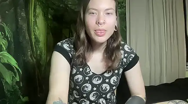 Snapshot of mo0ngoddess chatting on 02/12/25, 02:45 mo0ngoddess online show from 02/12/25, 02:45