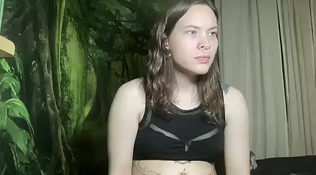 Snapshot of mo0ngoddess chatting on 02/24/25, 06:16 mo0ngoddess online show from 02/24/25, 06:16