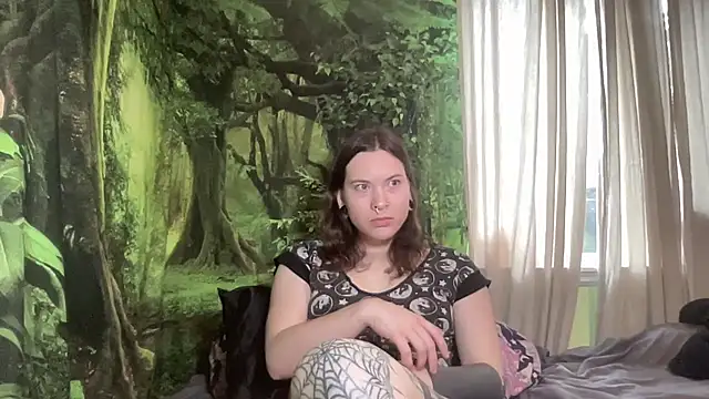 Snapshot of mo0ngoddess chatting on 03/15/25, 01:19 mo0ngoddess online show from 03/15/25, 01:19