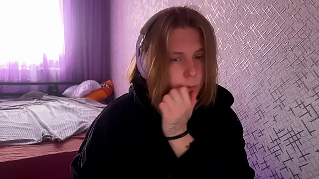 Snapshot of Hirtay chatting on 06/03/26, 04:12 Hirtay online show from 06/03/26, 04:12