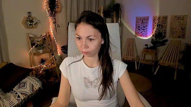 Snapshot of TrasyMorris chatting on 05/14/26, 06:53 TrasyMorris online show from 05/14/26, 06:53