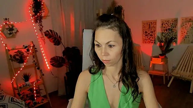 Snapshot of TrasyMorris chatting on 06/12/26, 04:28 TrasyMorris online show from 06/12/26, 04:28
