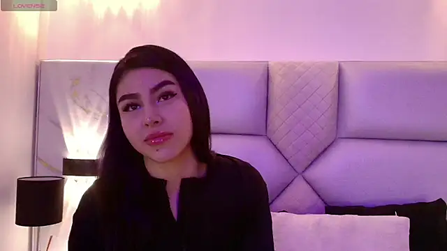 Snapshot of Helena_Whaite chatting on 07/01/26, 02:02 Helena Whaite online show from 07/01/26, 02:02