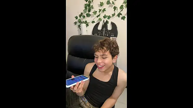 Snapshot of DanteSaint chatting on 05/28/26, 07:44 DanteSaint online show from 05/28/26, 07:44
