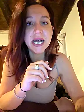 Snapshot of Nicolevellori chatting on 05/15/26, 05:14 Nicolevellori online show from 05/15/26, 05:14