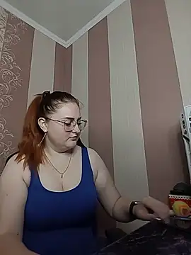 FoxyFlameX online show from 06/02/26, 09:00