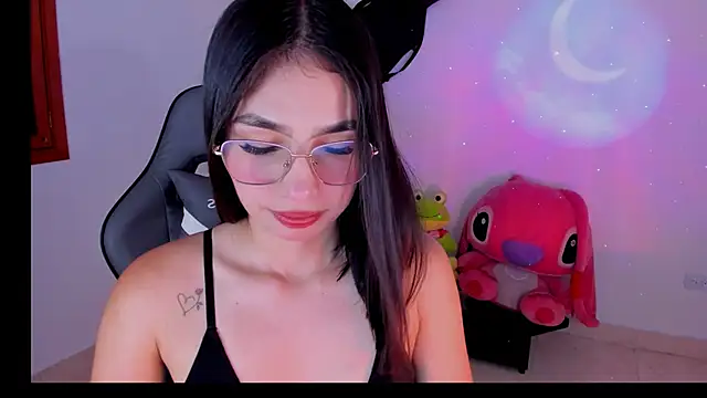 Snapshot of Scarleth_Ferrec chatting on 06/07/26, 04:05 Scarleth Ferrec online show from 06/07/26, 04:05